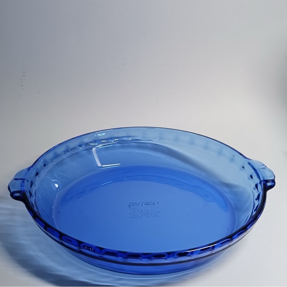 Pyrex Vibrant Blue Pie Dish